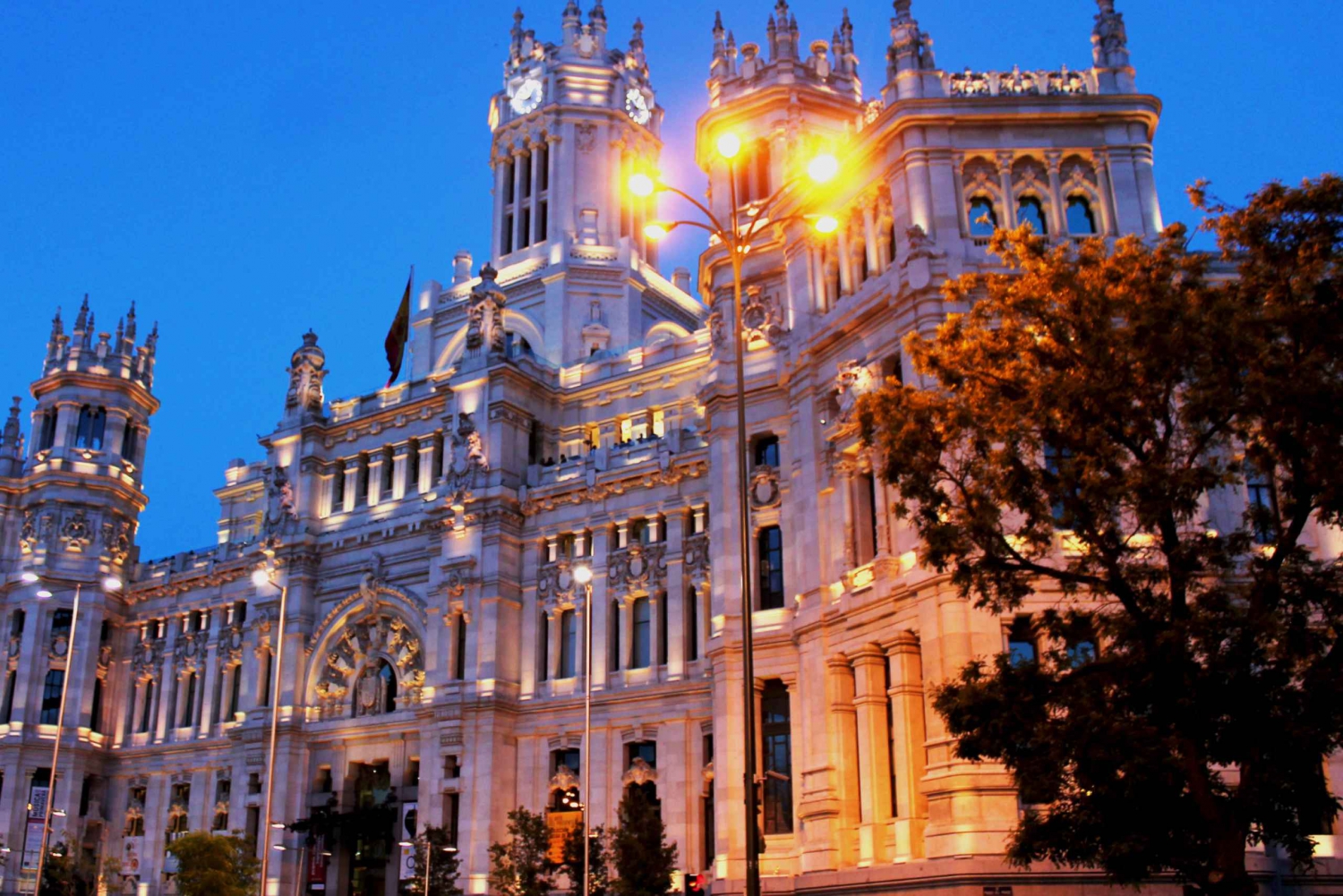 Madrid: Erster Entdeckungsspaziergang und Lesespaziergang