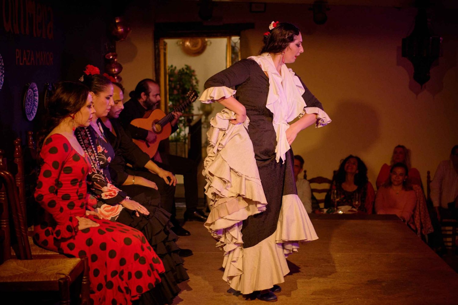 Madrid: spettacolo di flamenco La Quimera con opzione bevande e cena