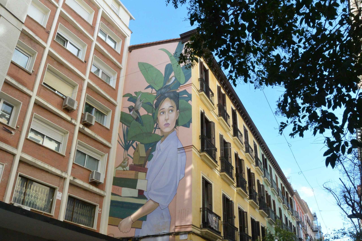 Madrid Street Art Tour & visit a local artist Studio
