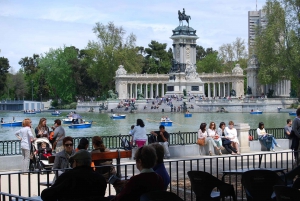 Madrid: Full-Day Private History and Legends Walking Tour