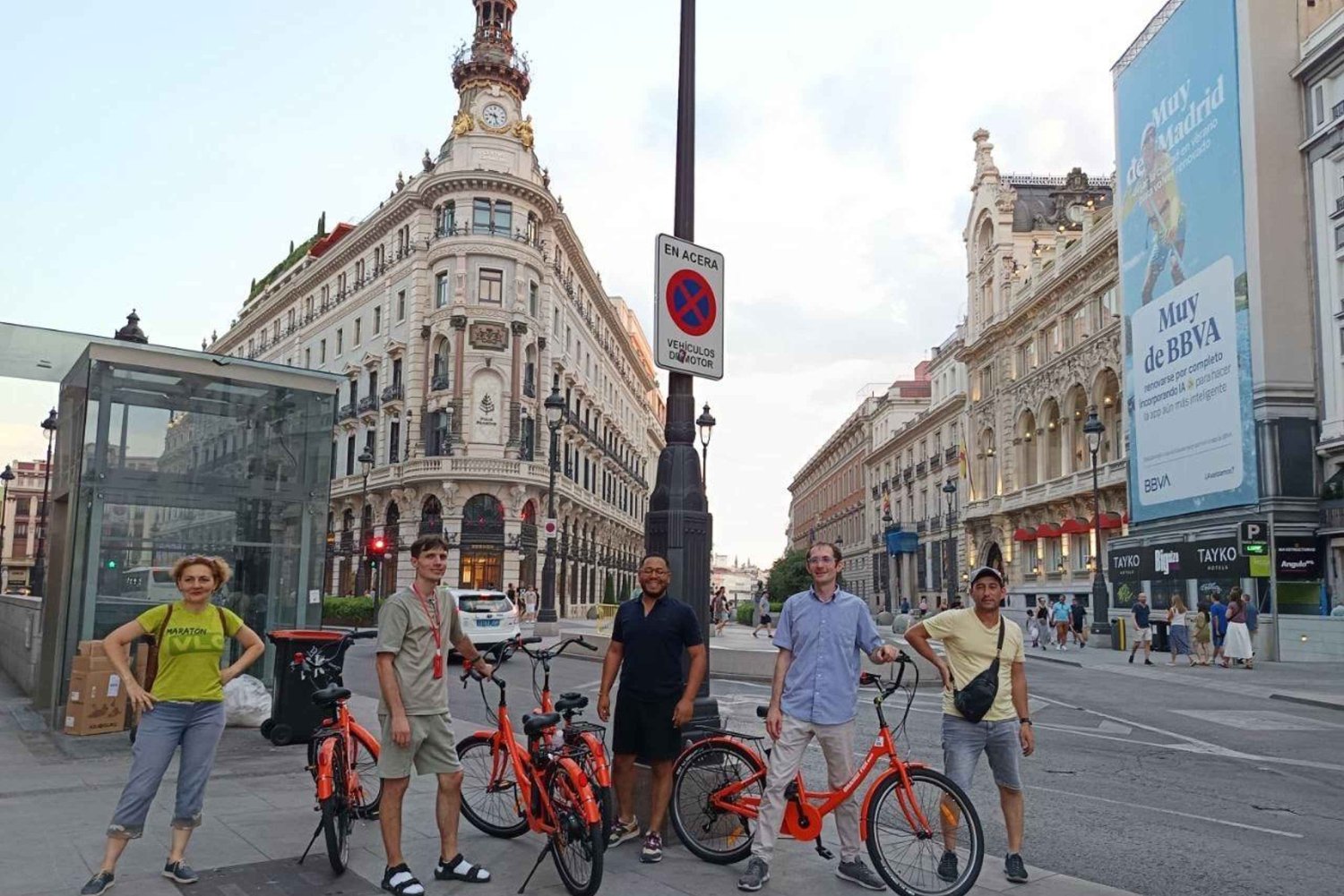 Madrid: Guided Bike or E-Bike Tour with Local Guide