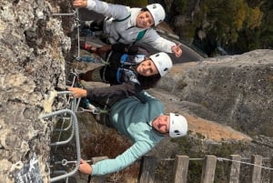 マドリード：ガイド付きクライミングツアー（ビア・フェラータ）