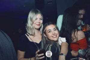 Madri: Experiência guiada no Pub Crawl de Madri e entrada no clube