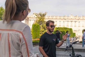 Madrid: Geführte Tapas-E-Bike-Tour mit Essen und Trinken