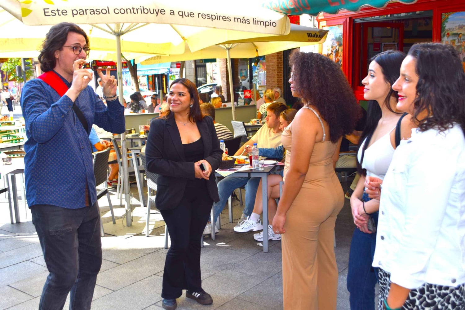 Madrid: Visita Guiada por Restaurantes Centenarios con Cena de Tapas