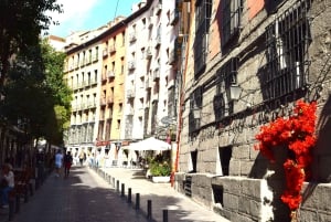 Madrid: Visita Guiada por Restaurantes Centenarios con Cena de Tapas