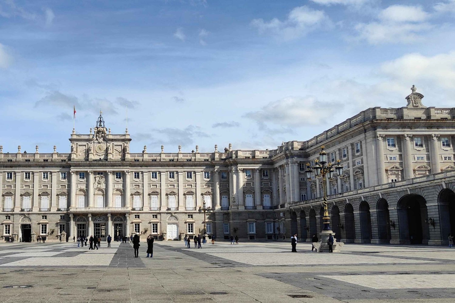 Madrid: Guided tour of the Royal Palace in French