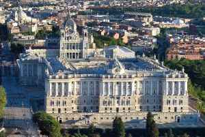 Madrid: Guided Tour of the Royal Palace with Fast Access