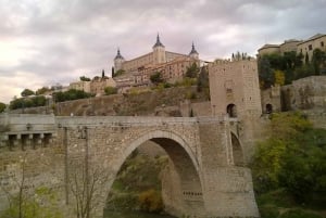 Madrid: rondleiding naar Toledo en optionele panoramische bustour