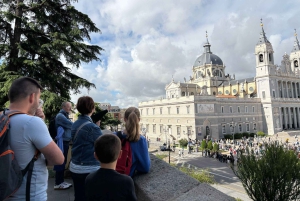 Madrid: Rondleiding met gids met Churros en warme chocolademelk