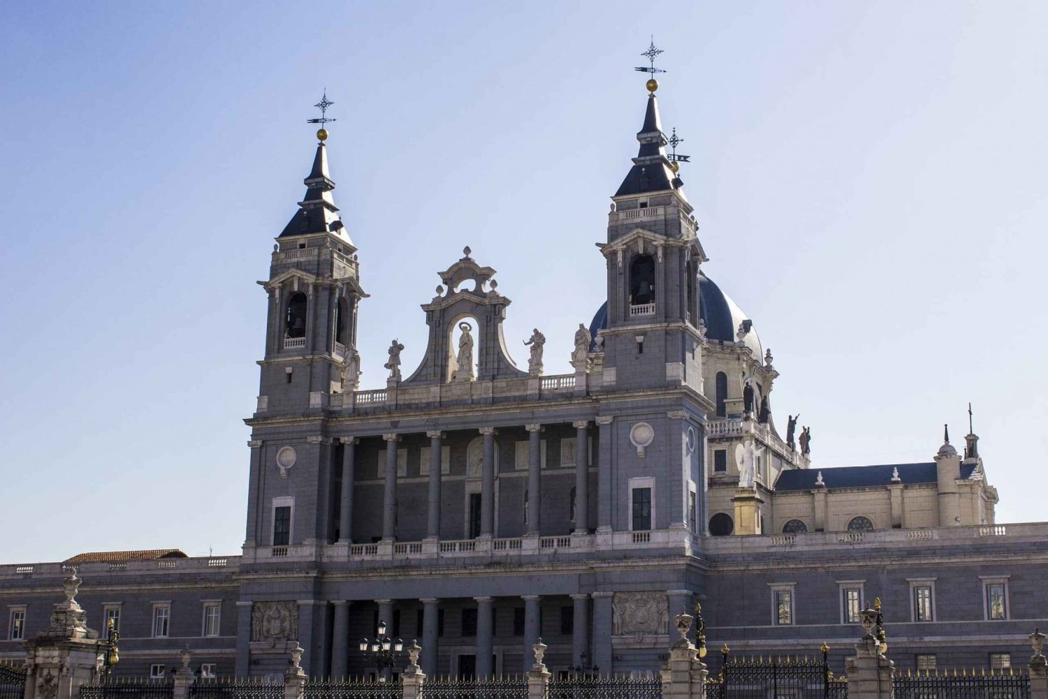 Madrid: Habsburg and Palace Tour with Language Options