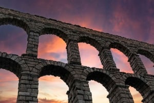 Madrid: Hiking & Visit Segovia Day Trip with Transport