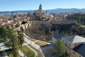 Madrid: Hiking & Visit Segovia Day Trip with Transport