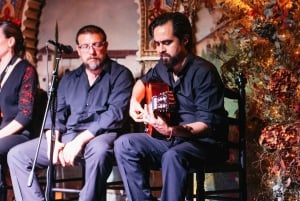 Madrid: Live Flamenco Show with Food and Drinks Options