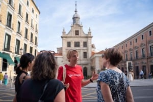 Madrid: Local Tapas, Drinks, and Hidden Gems Walking Tour