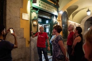 Madrid: Local Tapas, Drinks, and Hidden Gems Walking Tour