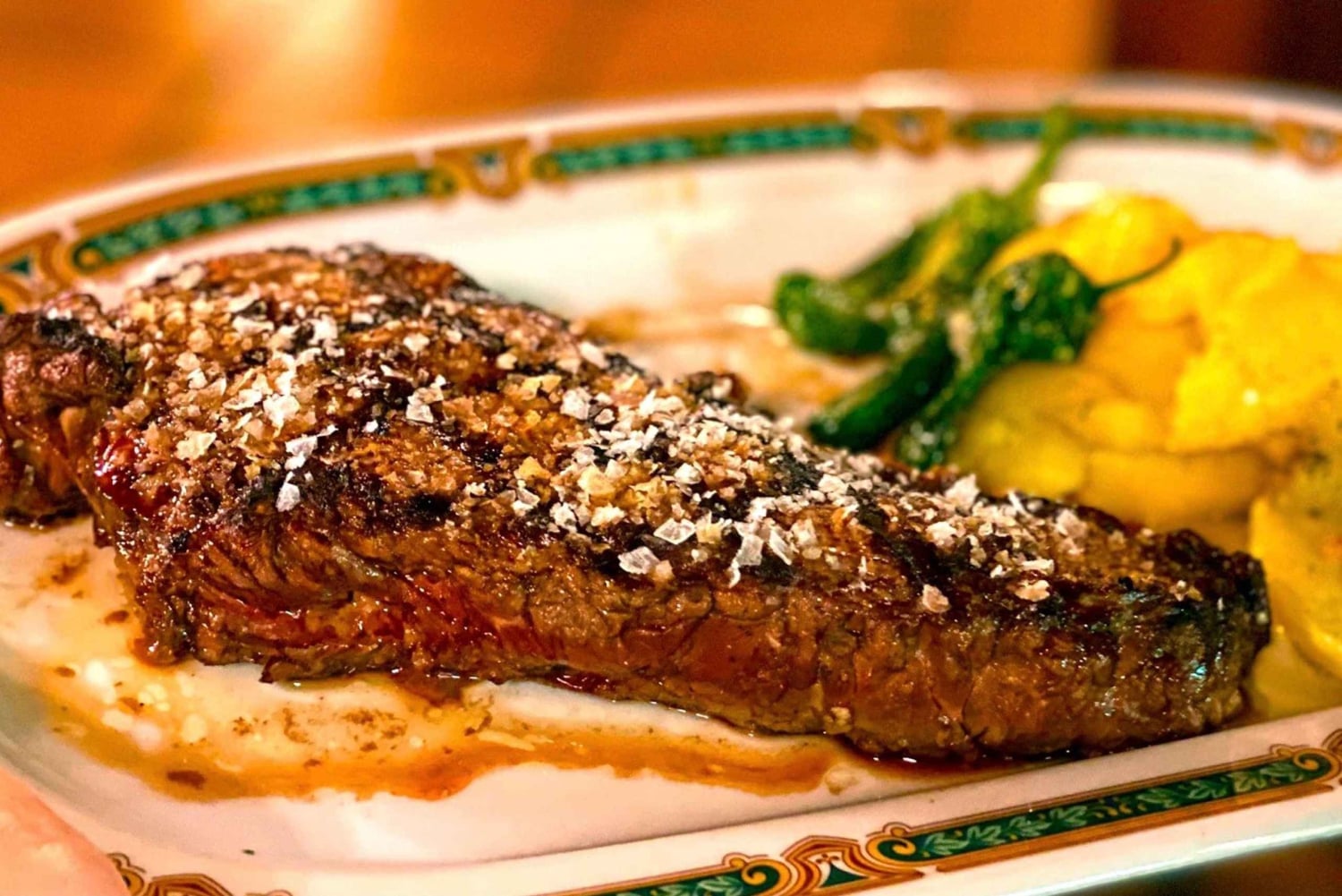 Madrid: Los Porches Flamenco Show with Tapas and Wine Ticket