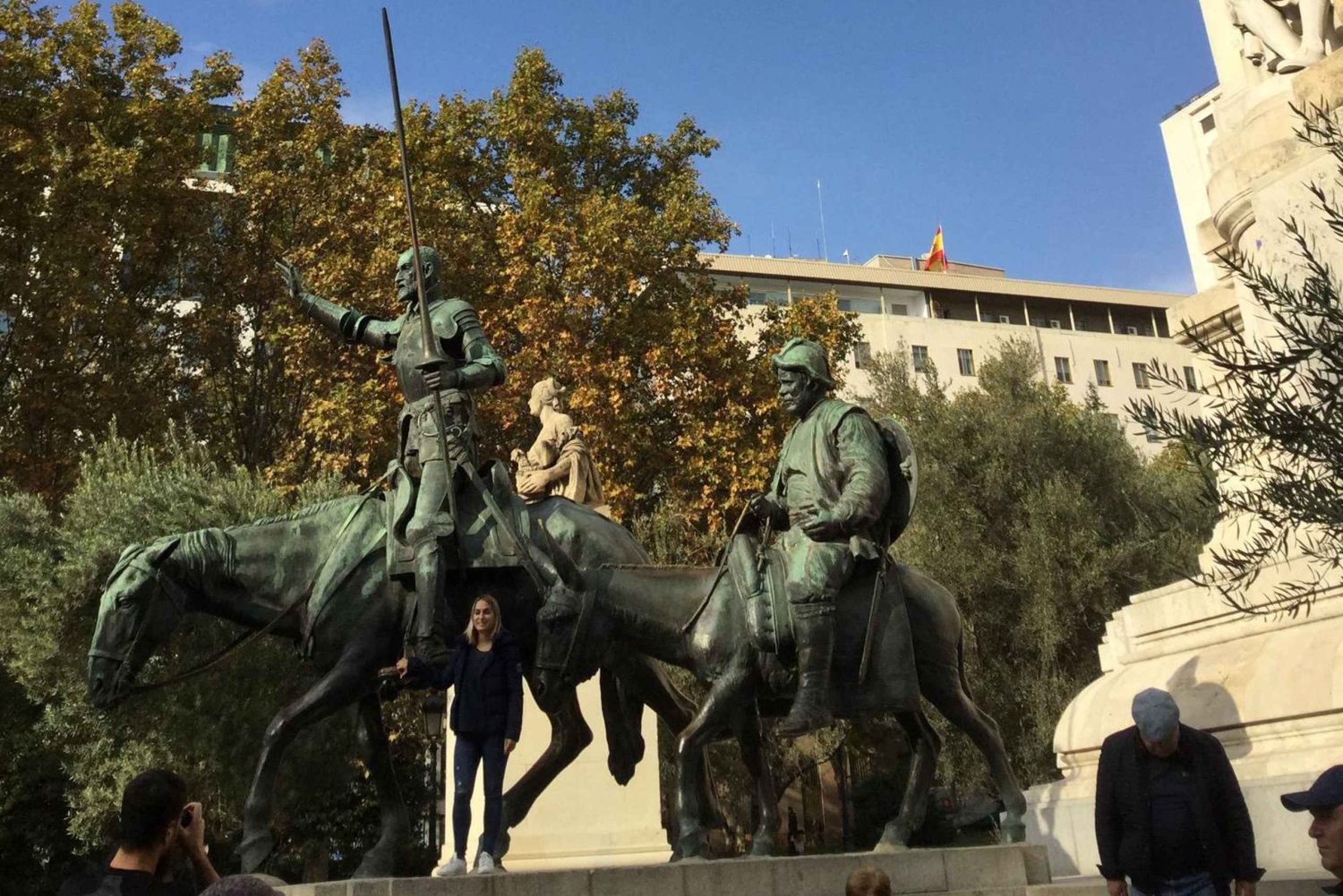 Волшебный Мадрид: пешая экскурсия по скрытым жемчужинам и достопримечательностям