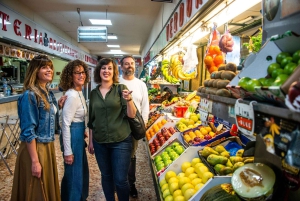 Madrid: tour gastronómico por el mercado de Malasaña con churros y tapas