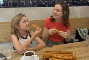 Madrid: tour gastronómico por el mercado de Malasaña con churros y tapas