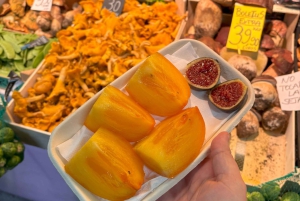 Madrid: tour gastronómico por el mercado de Malasaña con churros y tapas