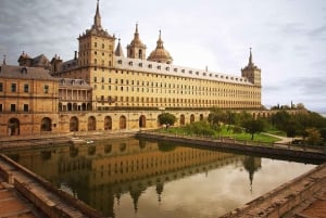 Madrid Must-see with Atardeder at the Debod Temple