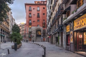 Madrid Must-see with Atardeder at the Debod Temple