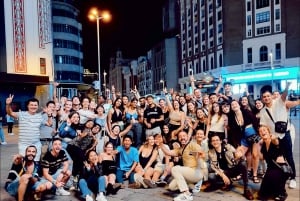 MADRID: NOCHE MADRILEÑA (PUB CRAWL Free shots 3BARS+1 CLUB)