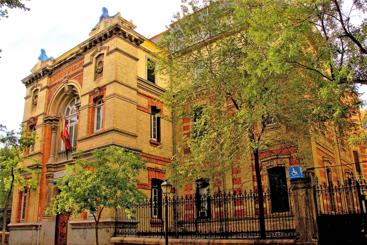 マドリッド：殴られた道を離れてプライベートウォーキングツアー