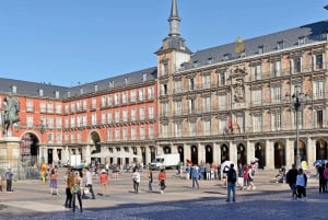 Madrid: Old Town Highlights Private Walking Tour