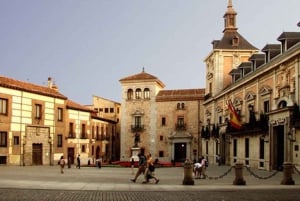 Madrid: Old Town Walking Tour and Flamenco Show