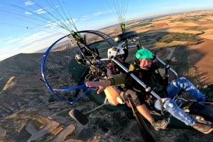 マドリード：パイロットと装備をご用意したパラモーター飛行体験