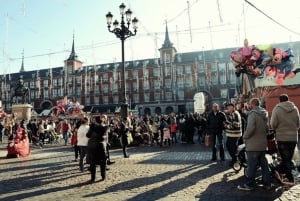 Madrid: Plaza Mayor Christmas Market & City Walking Tour