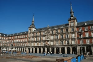 Madrid: Plaza Mayor Christmas Market & City Walking Tour