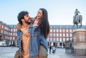 Madrid: Plaza Mayor & Royal Palace Photoshoot