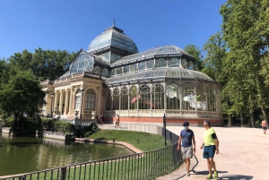 Madrid: Retiro-puisto ja Prado Avenue.