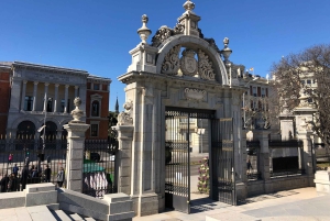 Madrid: Retiro-puisto ja Prado Avenue.