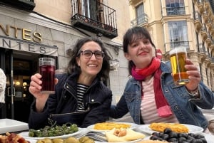 Madrid: Prado Museum Tour with Tapas and Drinks