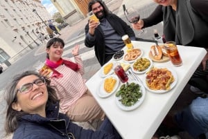 Madrid: Prado Museum Tour with Tapas and Drinks