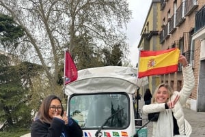 Madrid: Premium Private Tuk Tuk, Pickup, Monuments, Photos, and Museum