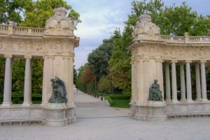 Madrid: Private Customized Walking Tour with a Local Host