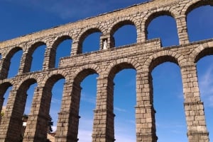 Madrid:Private Day Trip to Segovia and Shopping with a Local