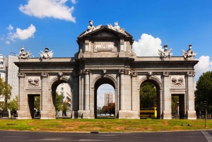 Madrid: Tour privato ed esclusivo della storia con un esperto locale