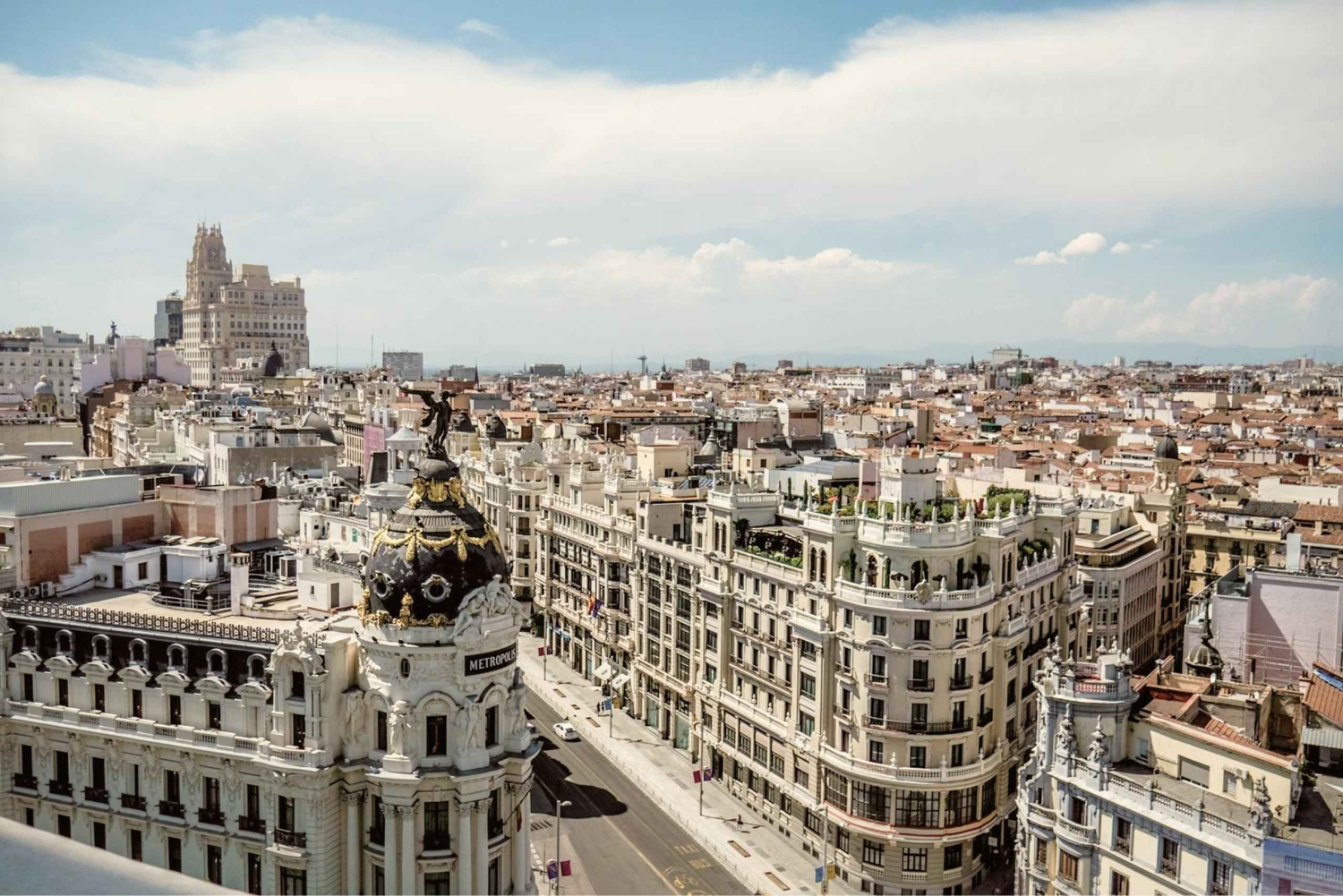 Madrid: Private Highlights Walking Tour with Rooftop Stop