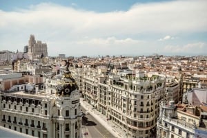 Madrid: Private Highlights Walking Tour with Rooftop Stop