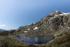 Madrid: Tour privato a piedi nel PN La Pedriza con trasporto