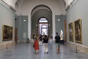 Madrid: tour privato del Prado e del Reina Sofía con drink in terrazza