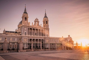 Madrid: Private Walking Tour & Photo Shoot