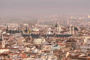 Madrid: Private Walking Tour & Photo Shoot