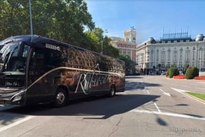 Madrid: Puy du Fou rundturstransport og valgfri billett